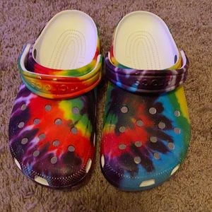 COPY - Crocs rainbow tie die